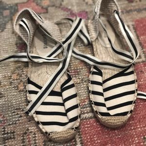 Soludos Sandals slides